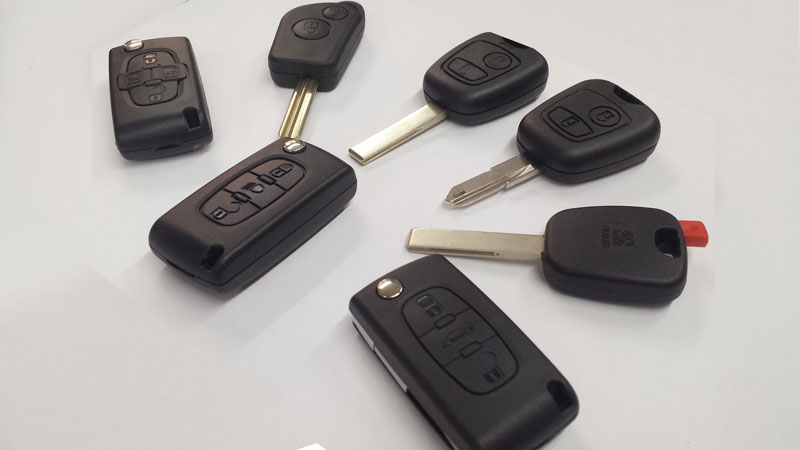 Llaves de coche con mando integrado y plegables